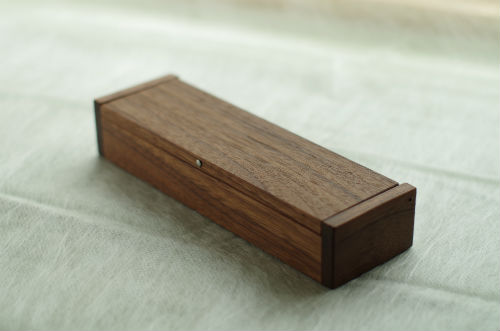 木の筆箱